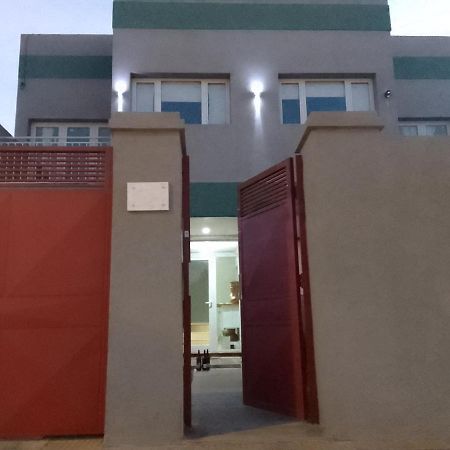 Departamentos R Y R Azcuenaga Tandil Exterior foto